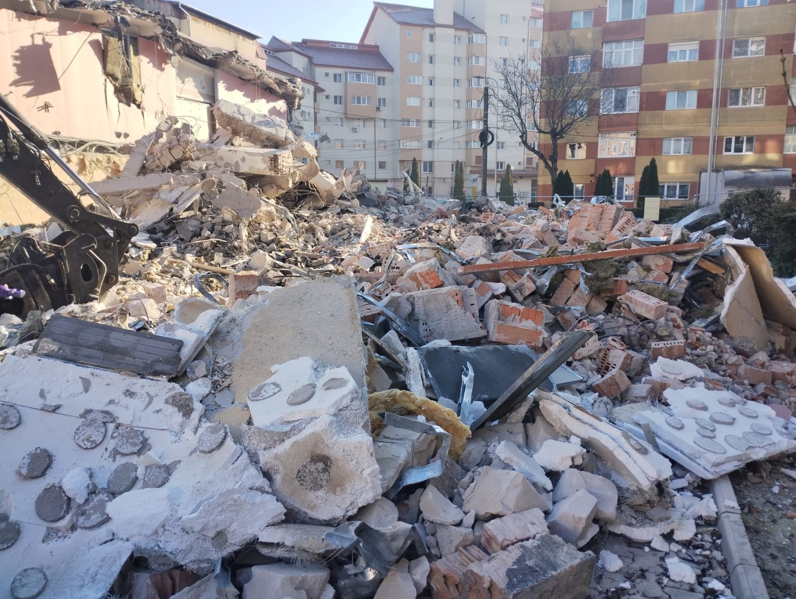 Demolări